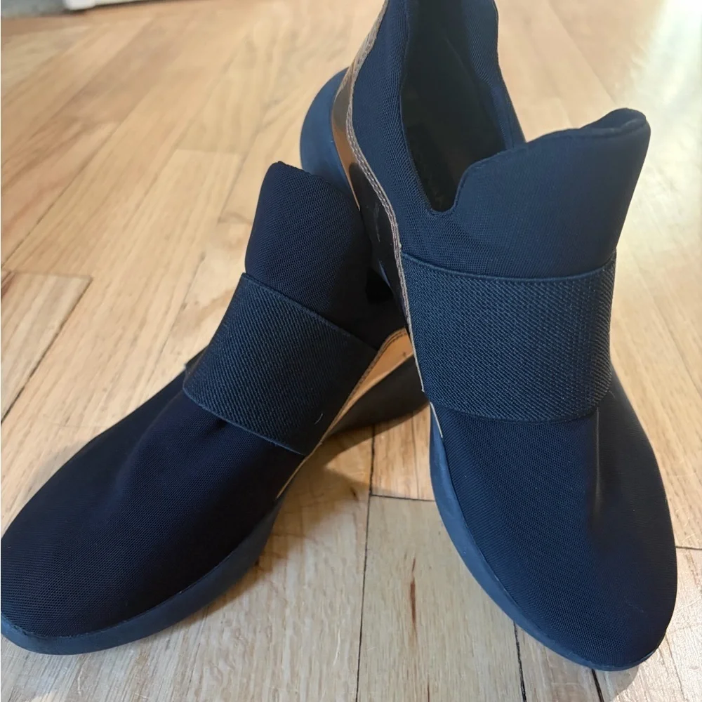 Donna Karan Elegant Black and Bronze Women's Slip-On Sneakers Size 6